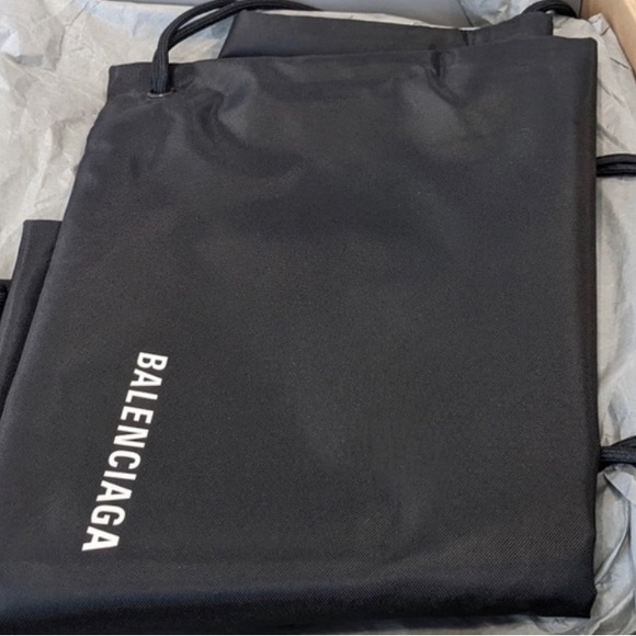 New BALENCIAGA men’ black Track Hike Faux Fur-Lined Sneakers sz 8 - Picture 2 of 6